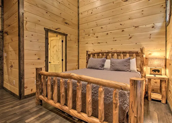 Luxe Cabin With Home Theater Less Than 2 Miles To Gatlinburg